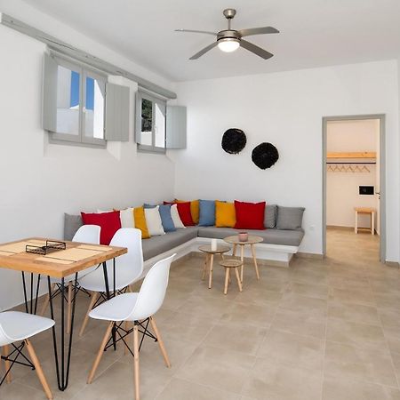 Astivi Santorini Apartments Pýrgos Exteriör bild
